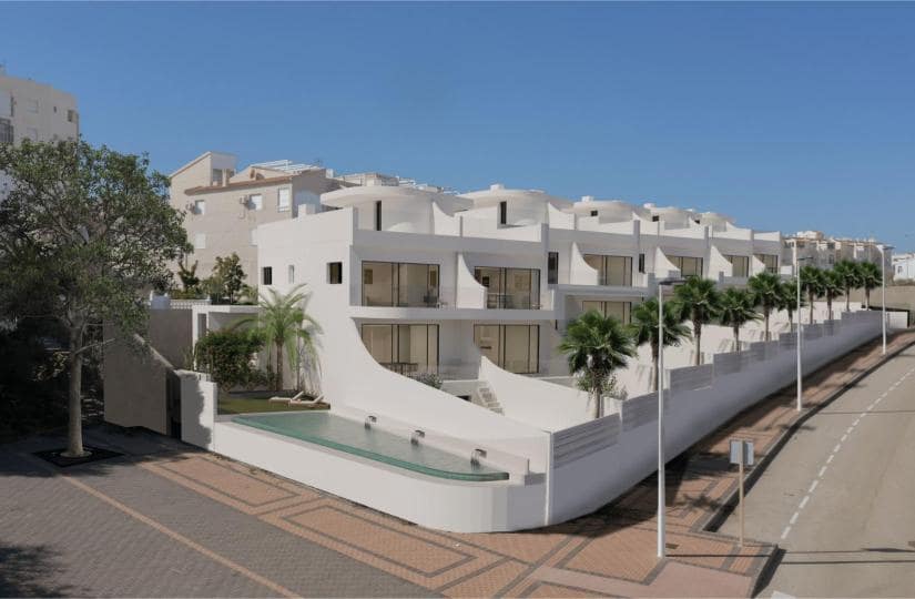 2 Zimmer Apartment zu verkaufen in Torrevieja mit Pool - 550.000 € (Ref: 9430536)