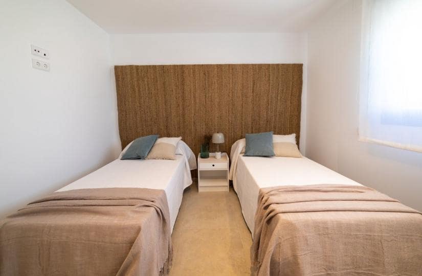 3 bedroom Apartment for sale in Santa Pola with pool - € 405,000 (Ref: 9430537)