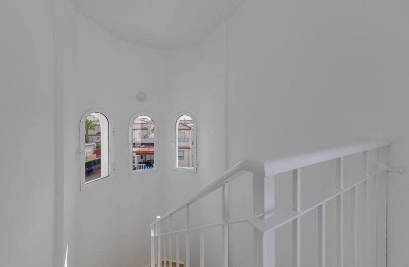 3 bedroom Villa for sale in San Fulgencio with pool - € 275,000 (Ref: 9430538)