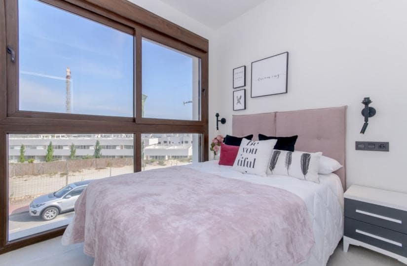 3 chambre Appartement à vendre à Torrevieja avec piscine - 325 000 € (Ref: 9430548)