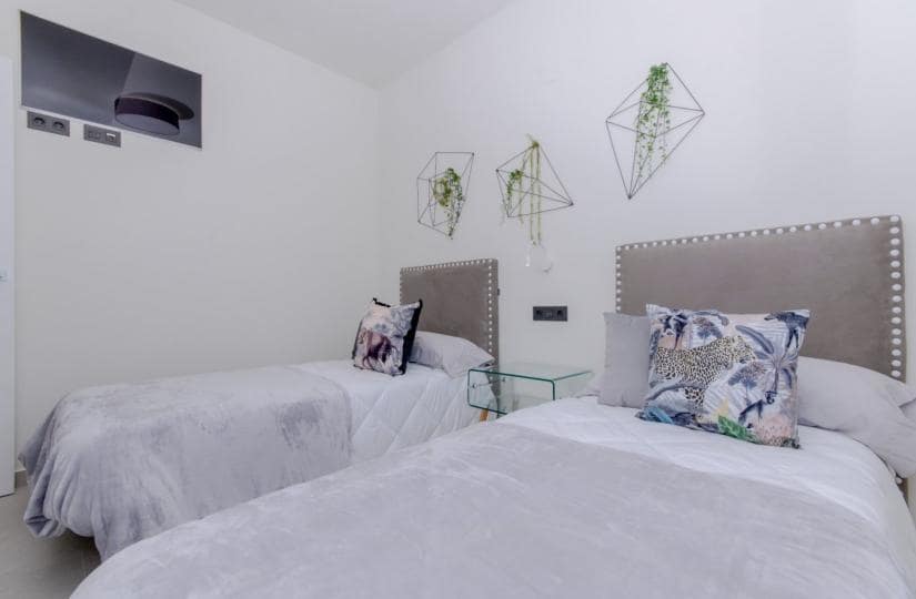 3 chambre Appartement à vendre à Torrevieja avec piscine - 325 000 € (Ref: 9430548)