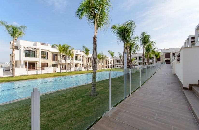 3 chambre Appartement à vendre à Torrevieja avec piscine - 325 000 € (Ref: 9430548)