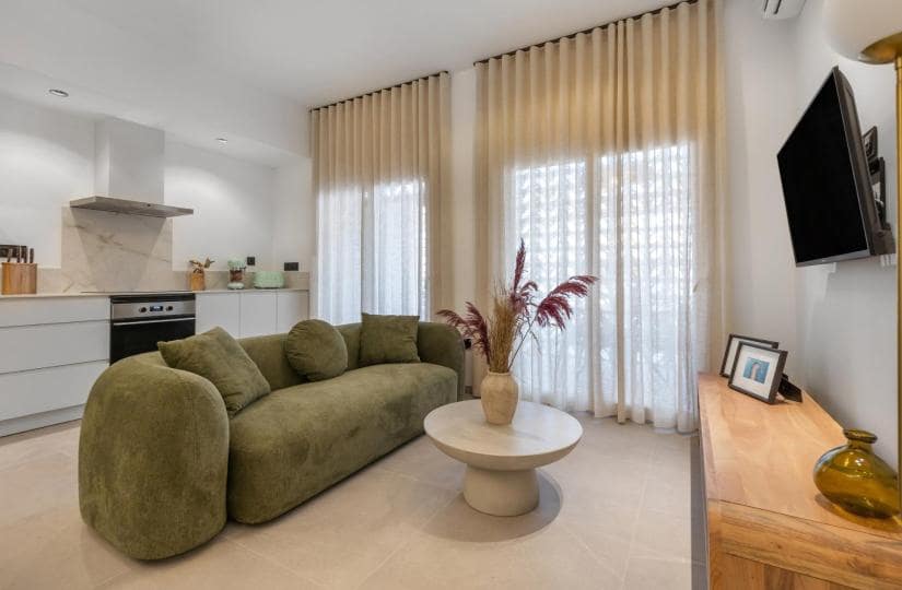 1 Zimmer Apartment zu verkaufen in Torrevieja mit Pool - 168.000 € (Ref: 9430555)