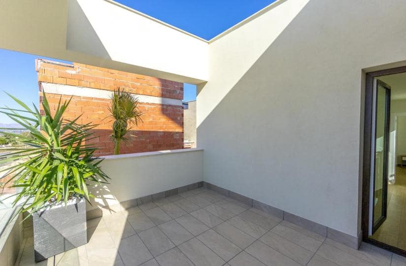 3 bedroom Villa for sale in Rojales with pool - € 649,000 (Ref: 9430573)