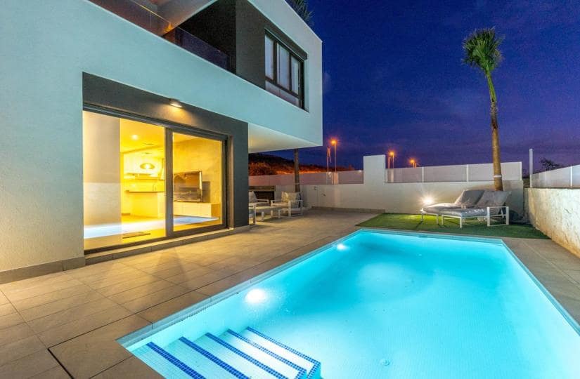 3 bedroom Villa for sale in Rojales with pool - € 649,000 (Ref: 9430573)