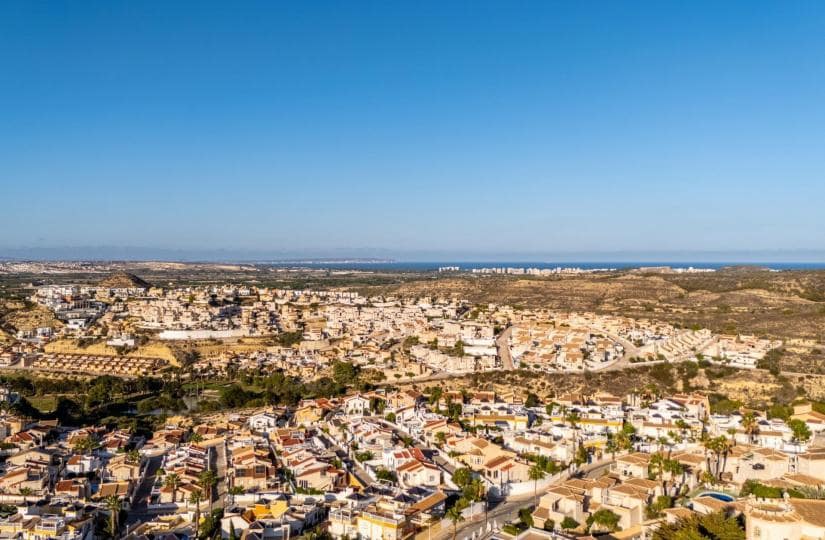 4 bedroom Villa for sale in Rojales with pool - € 549,000 (Ref: 9430578)