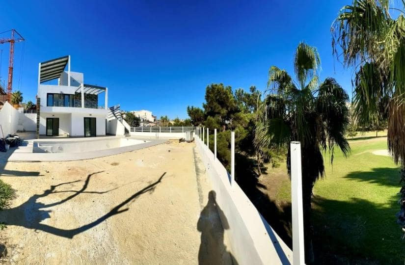 3 bedroom Villa for sale in Rojales with pool - € 852,000 (Ref: 9430580)