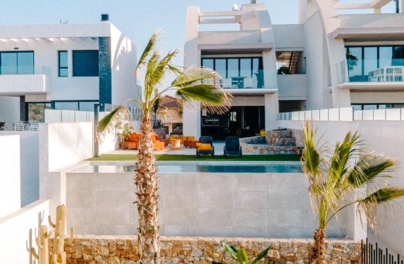 4 bedroom Apartment for sale in Rojales with pool - € 599,000 (Ref: 9430582)