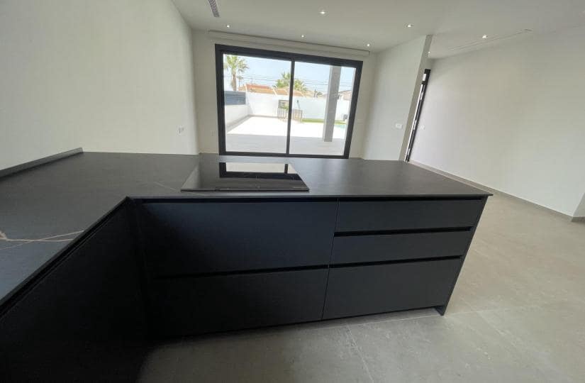 3 bedroom Villa for sale in Rojales with pool - € 799,900 (Ref: 9430583)