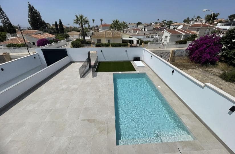 3 bedroom Villa for sale in Rojales with pool - € 799,900 (Ref: 9430583)