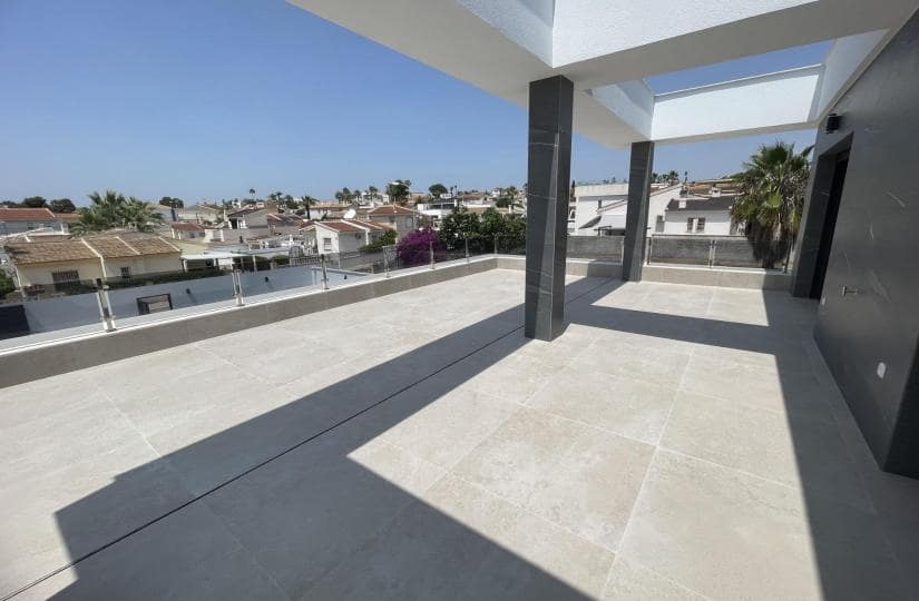 3 bedroom Villa for sale in Rojales with pool - € 799,900 (Ref: 9430583)