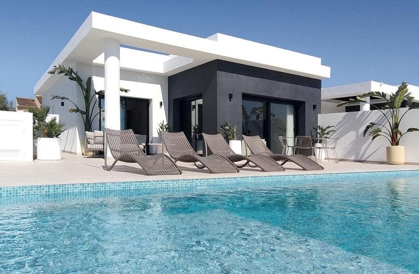5 bedroom Villa for sale in Rojales with pool - € 699,750 (Ref: 9430584)