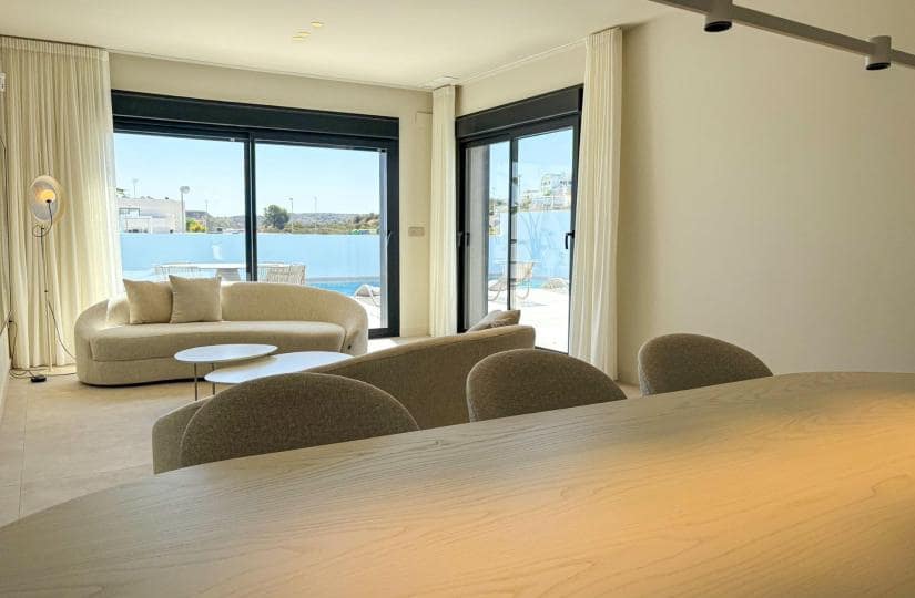 5 bedroom Villa for sale in Rojales with pool - € 699,750 (Ref: 9430584)