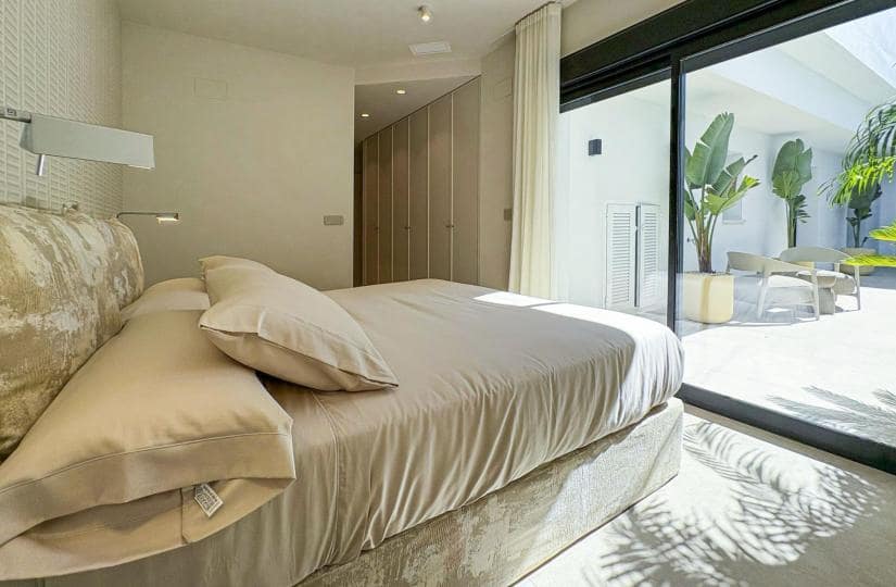 5 bedroom Villa for sale in Rojales with pool - € 760,000 (Ref: 9430585)