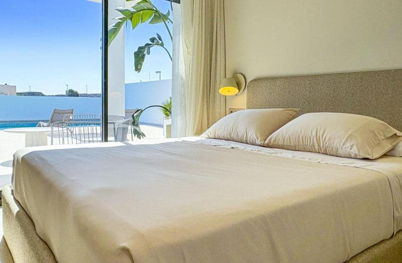 5 bedroom Villa for sale in Rojales with pool - € 728,500 (Ref: 9430586)