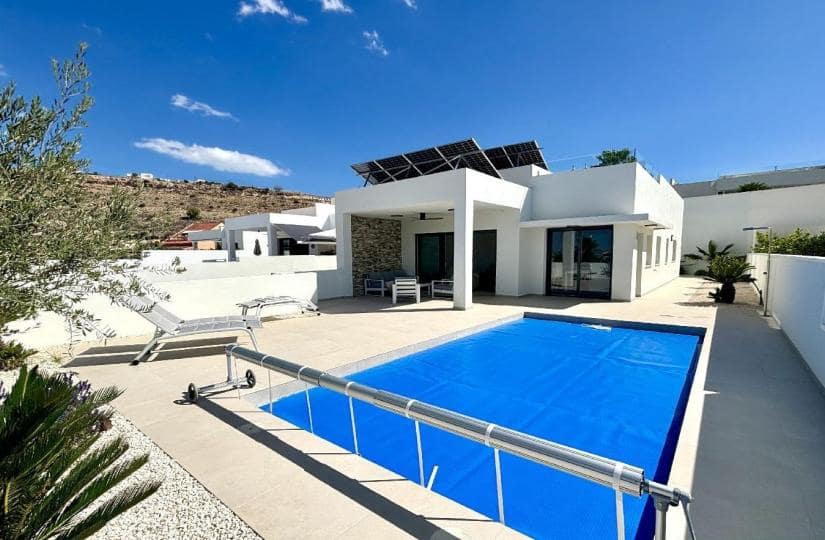 3 bedroom Villa for sale in Benijofar with pool - € 478,732 (Ref: 9430604)