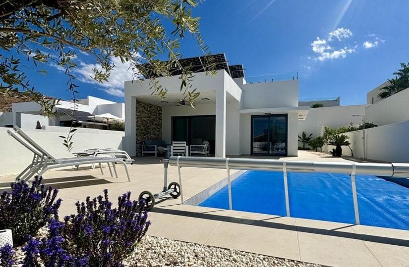 3 bedroom Villa for sale in Benijofar with pool - € 478,732 (Ref: 9430604)