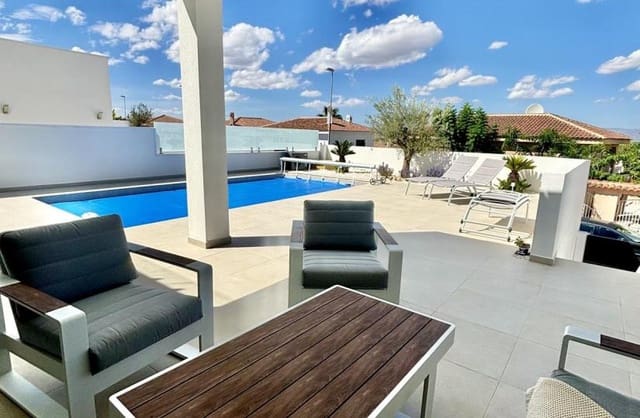 3 soverom Villa til salgs i Benijófar med svømmebasseng - € 478 732 (Ref: 9430604)