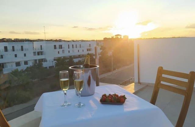 3 slaapkamer Villa te koop in Los Almendros (Orihuela Costa), Orihuela met zwembad - € 669.900 (Ref: 9430686)