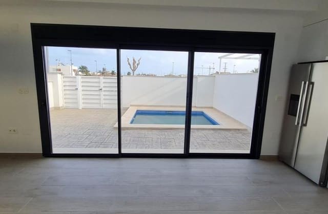 3 slaapkamer Villa te koop in Villamartin, Orihuela met zwembad - € 489.900 (Ref: 9430689)