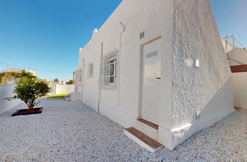 2 bedroom Bungalow for sale in Villamartin - € 199,000 (Ref: 9432829)