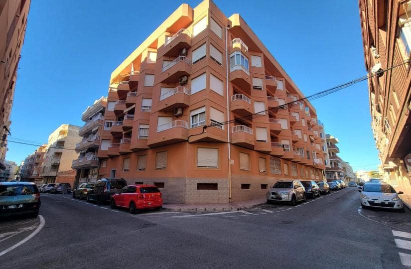 3 sovrum Takvåning till salu i Torrevieja - 189 000 € (Ref: 9436907)