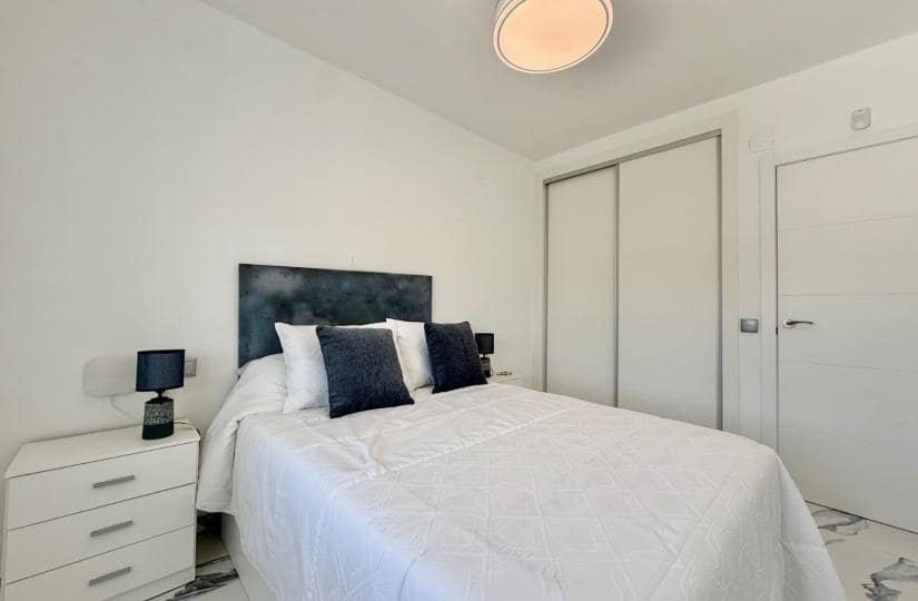 Pareado de 2 habitaciones en El Chaparral en venta con piscina garaje - 177.000 € (Ref: 9438977)