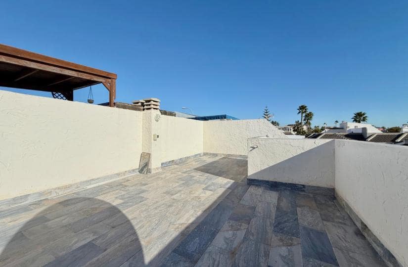 Pareado de 2 habitaciones en El Chaparral en venta con piscina garaje - 177.000 € (Ref: 9438977)