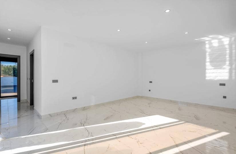 4 bedroom Villa for sale in Dehesa de Campoamor with pool garage - € 985,000 (Ref: 9441322)