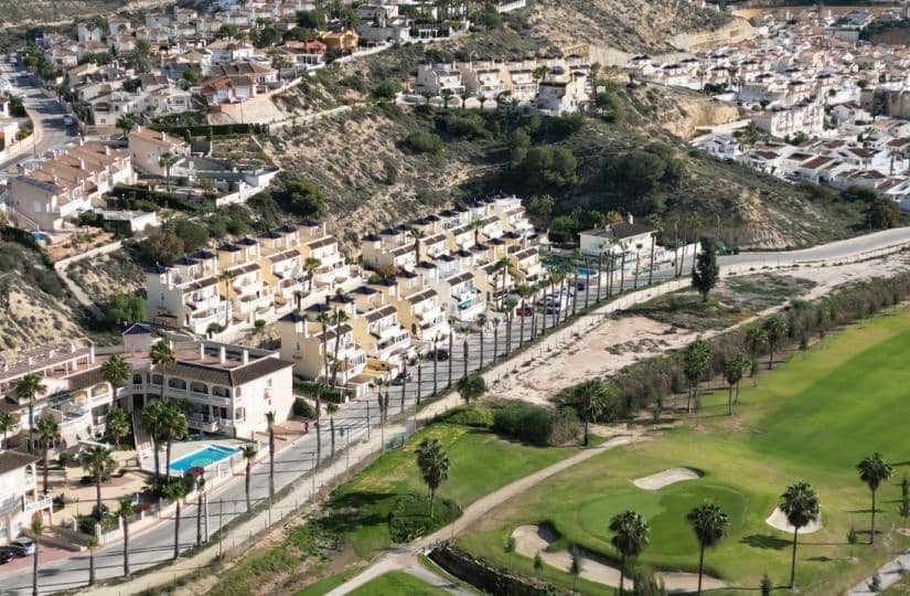 3 chambre Villa/Maison Semi-Mitoyenne à vendre à La Marquesa avec piscine garage - 257 500 € (Ref: 9442851)