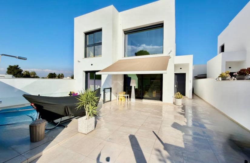 3 soverom Villa til salgs i Formentera del Segura med svømmebasseng garasje - € 325 000 (Ref: 9450427)