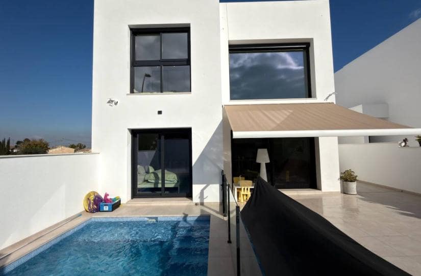 3 soverom Villa til salgs i Formentera del Segura med svømmebasseng garasje - € 325 000 (Ref: 9450427)