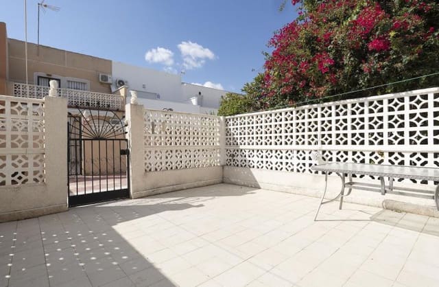 3 makuuhuone Omakotitalo myytävänä paikassa El Chaparral - La Siesta - La Torreta, Torrevieja - 149 000 € (Ref: 9451549)