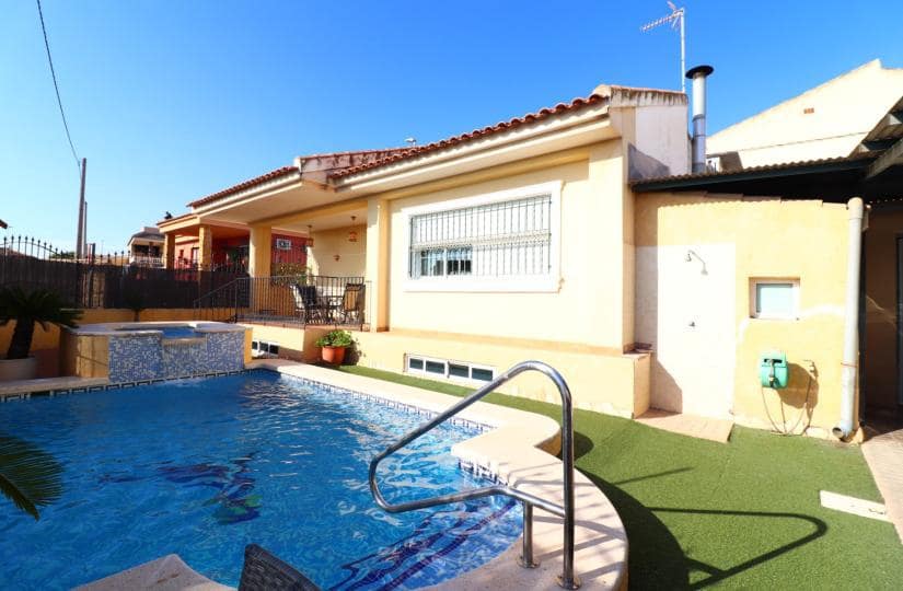 3 bedroom Villa for sale in El Saladar with pool garage - € 315,000 (Ref: 9455005)