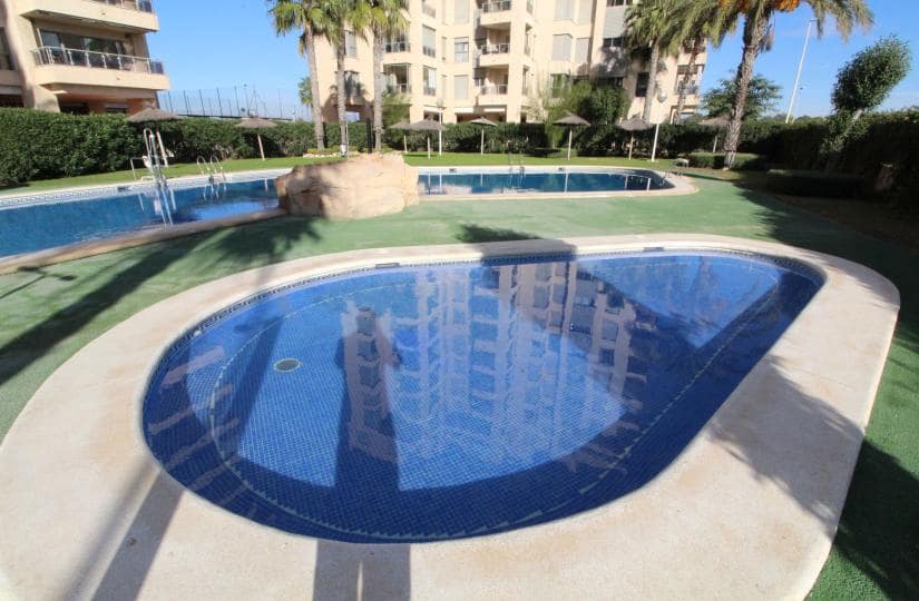 2 soveværelse Lejlighed til salg i Guardamar del Segura med swimmingpool - € 189.000 (Ref: 9467922)