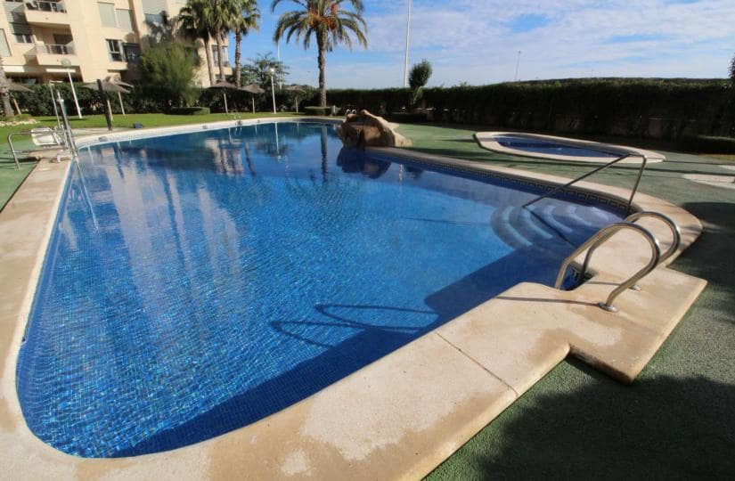 2 soveværelse Lejlighed til salg i Guardamar del Segura med swimmingpool - € 189.000 (Ref: 9467922)