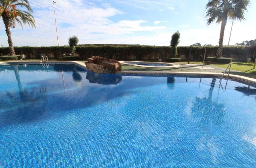 2 soveværelse Lejlighed til salg i Guardamar del Segura med swimmingpool - € 189.000 (Ref: 9467922)