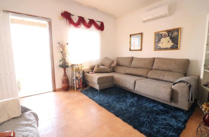 3 bedroom Semi-detached Villa for sale in Algorfa with pool garage - € 150,000 (Ref: 9467941)