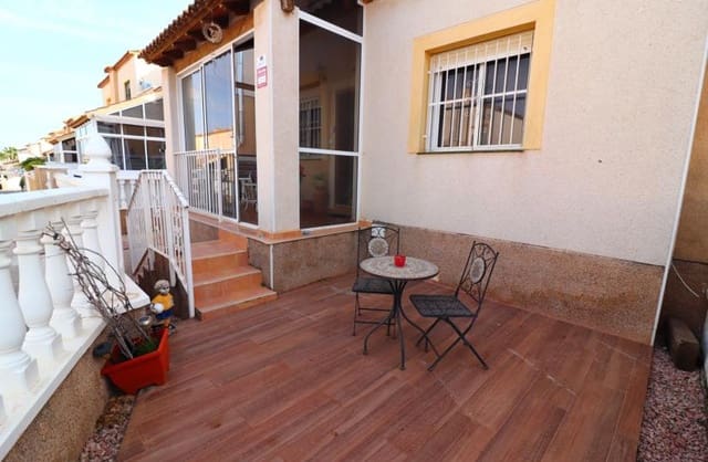 3 soverom Kjedet enebolig til salgs i Algorfa med svømmebasseng garasje - € 150 000 (Ref: 9467941)