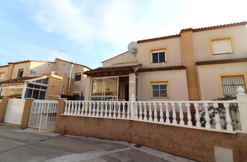 3 bedroom Semi-detached Villa for sale in Algorfa with pool garage - € 150,000 (Ref: 9467941)