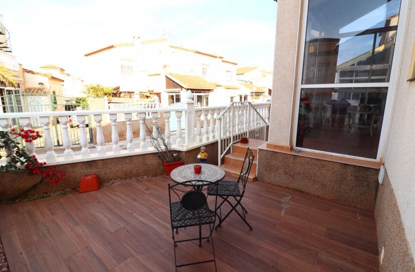 3 bedroom Semi-detached Villa for sale in Algorfa with pool garage - € 150,000 (Ref: 9467941)