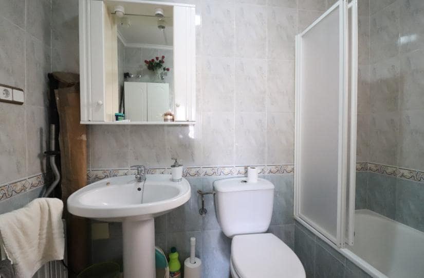 3 bedroom Semi-detached Villa for sale in Algorfa with pool garage - € 150,000 (Ref: 9467941)