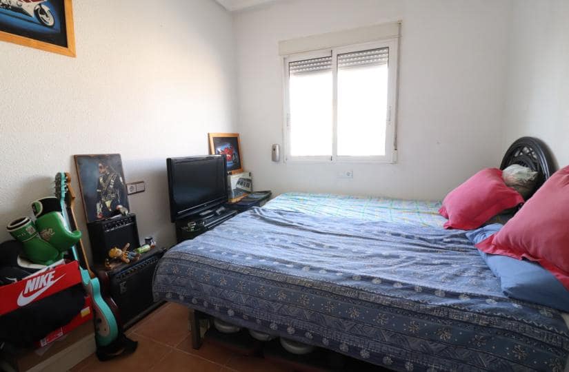 3 bedroom Semi-detached Villa for sale in Algorfa with pool garage - € 150,000 (Ref: 9467941)