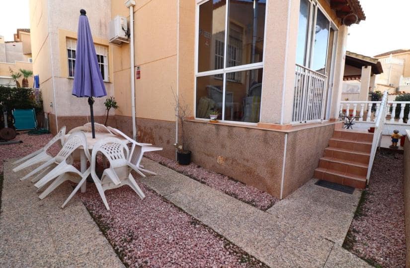 3 bedroom Semi-detached Villa for sale in Algorfa with pool garage - € 150,000 (Ref: 9467941)