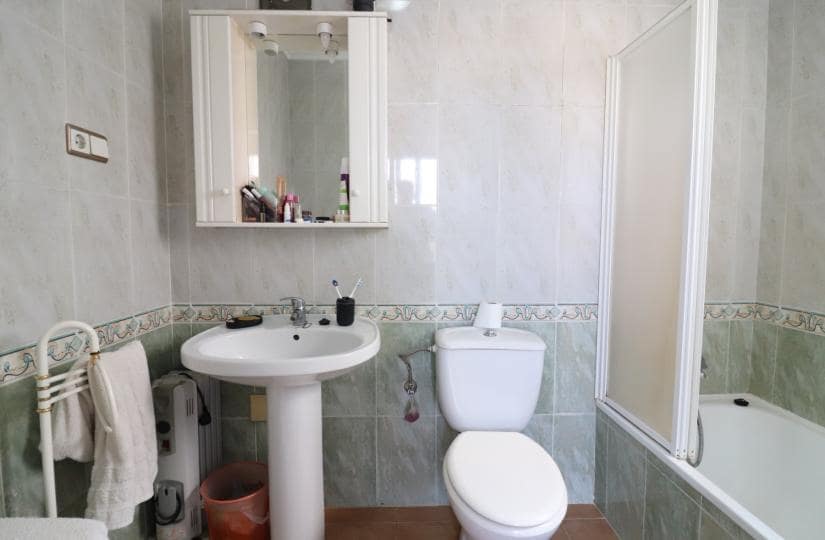 3 bedroom Semi-detached Villa for sale in Algorfa with pool garage - € 150,000 (Ref: 9467941)