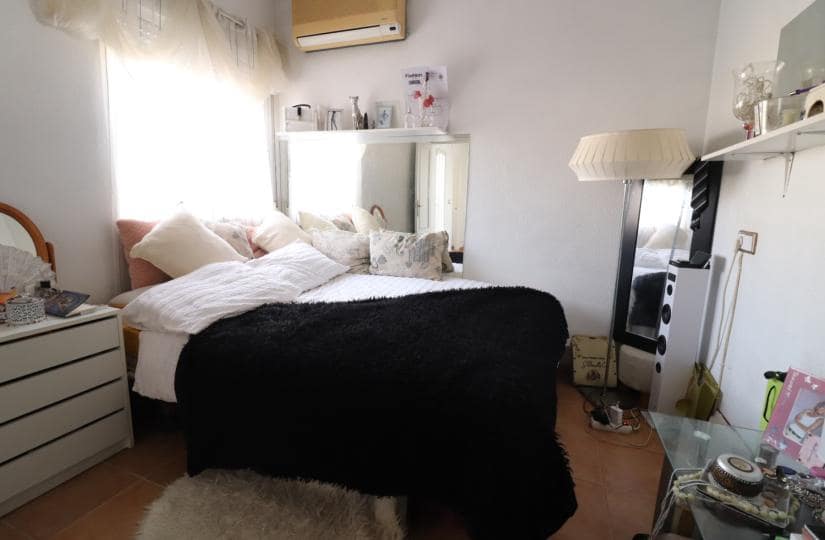 3 bedroom Semi-detached Villa for sale in Algorfa with pool garage - € 150,000 (Ref: 9467941)