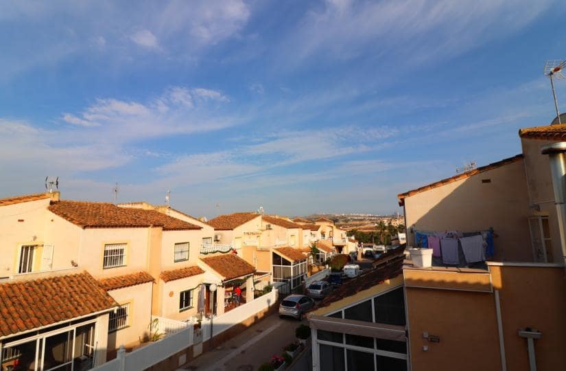 3 bedroom Semi-detached Villa for sale in Algorfa with pool garage - € 150,000 (Ref: 9467941)