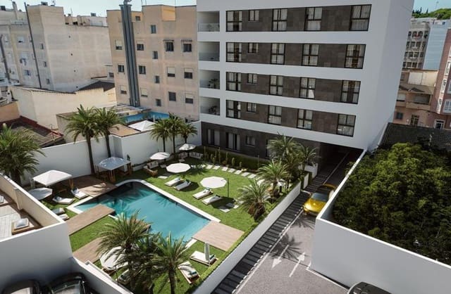 2 bedroom Apartment for sale in Zona Pueblo, Guardamar del Segura with pool - € 415,000 (Ref: 9483623)