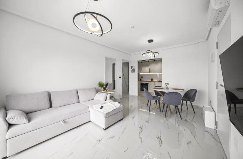 1 sovrum Lägenhet till salu i Orihuela Costa med pool - 170 000 € (Ref: 9483635)