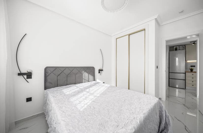 1 sovrum Lägenhet till salu i Orihuela Costa med pool - 170 000 € (Ref: 9483635)